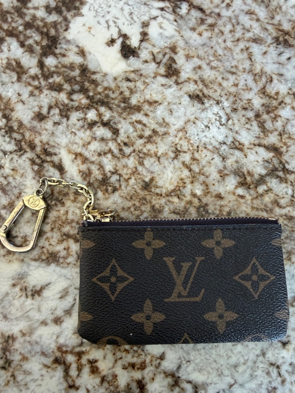 Small coin purse with chain for keys